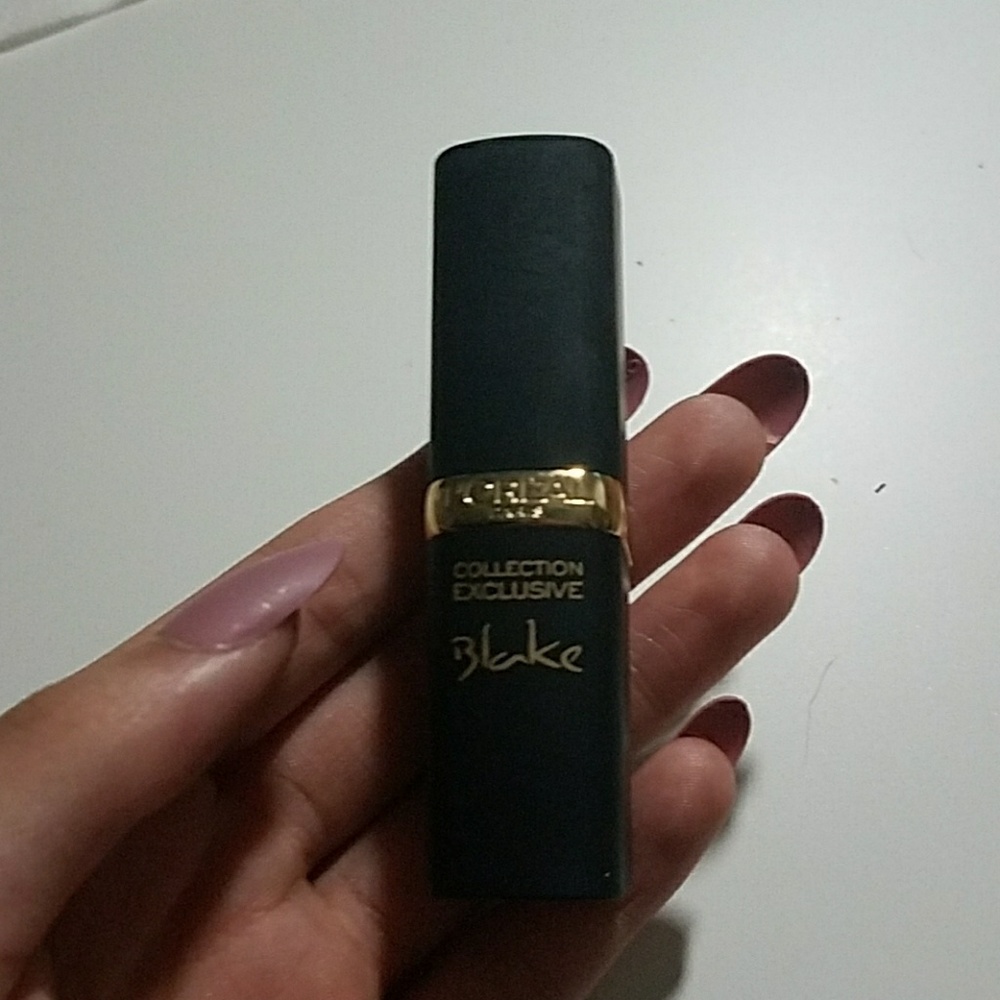 A L'Oreal collection exclusive Blake Lively lipsti